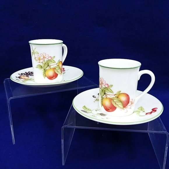 Demitasse Cups Saucers Set of 2 Fruits Florals Made in England Green Rim Vintage - Picture 1 of 8